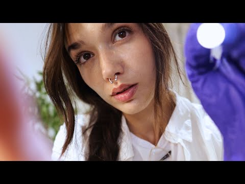 ASMR Roleplay LA CIENTIFICA LOCA Te EXAMINA Los NERVIOS CRANEALES Y