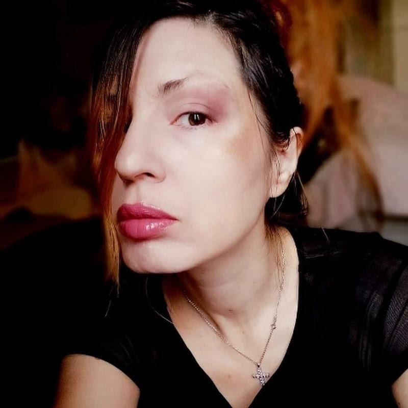 Viktoria Ria ASMR