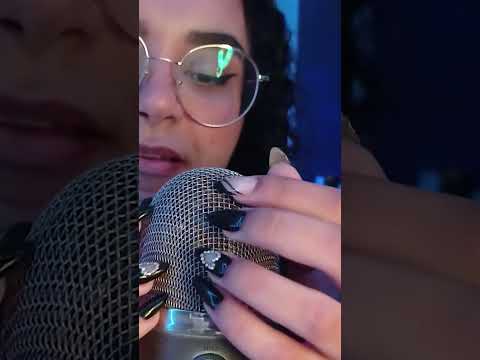 ASMR- Unha no microfone