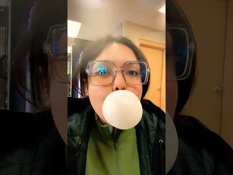 BUBBLE ASMR | blowing small bubble gum sounds #asmr #bubblegum