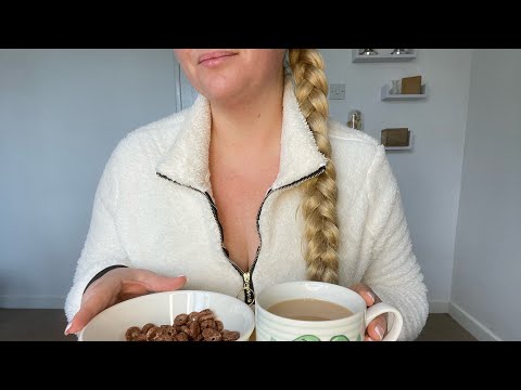 ASMR come eat breakfast with me