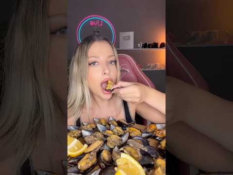 Midye dolma yiyoruz 🦪 #ASMR #mukbang #shorts