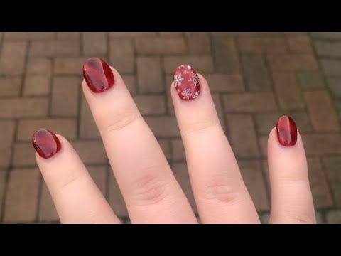 VLOGMAS DAY 4 - Christmas Nails & “Window Shopping” 😉