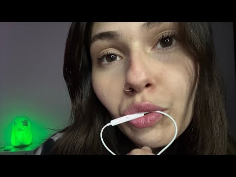 ASMR Apple Mic Mouth Sounds!! (Lofi LOVERS Watch this) 