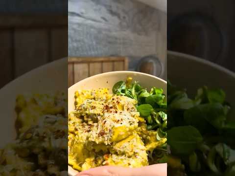 asmr hot carmelized onion & pesto ravioli 🌶️ vege but you can add protein #recipes #cookingvlog