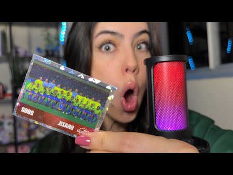 ASMR- COMPLETANDO O ÁLBUM DA COPA! (Sussurros+ tapping+ sons de papel) 