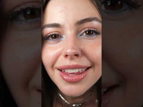 Flirty Waitress Admires Your Face #asmrroleplay #asmr #waitressroleplay #facetracing