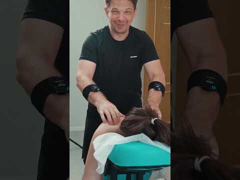 Neck cracking and chair massage for student Lisa #neckcrack