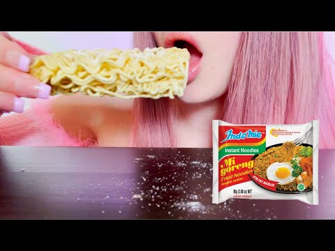 CRUNCHY ASMR Eating Noodles RAW *crunchy eating sounds*