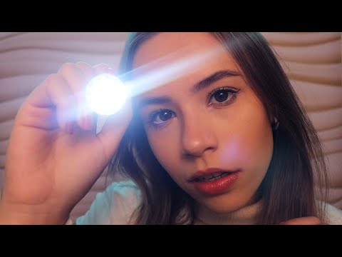 ASMR DERMATOLOGISTA ROLEPLAY! Doutora, toques no rosto, exames, sussurros...