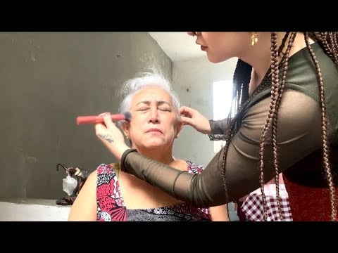 Asmr aplicado | Maquiando minha mãe 