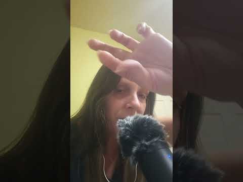 ASMR 60-Second Mouth Sounds