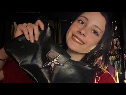 ASMR en español ¿Qué hay en mi cartera? 👜🩷