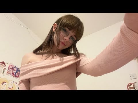 sleep on your girlfriend's lap as she gives you kisses! [whispering ASMR] good boy :3