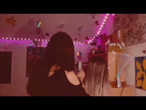 ASMR Suomi 🛌 Tell Me About Your Day… | Personal Attention & Hair Brushing Part 1(Isabelle) 