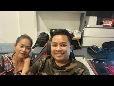 Live with Mommy !