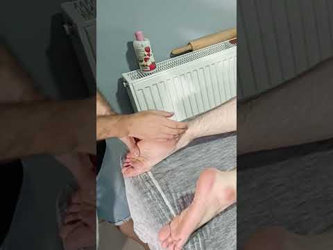 ENERGY MASSAGE WITH A RELAXATION EFFECT ON THE FEET #satisfying #relaxing #asmr #shorts #massage