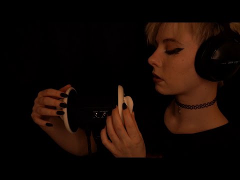 ASMR | cozy Ear Attention & Whispering - Ear to Ear, Scratching, Tapping