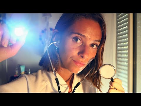 ASMR FRANÇAIS - Une douce médecin du sommeil t'ausculte !