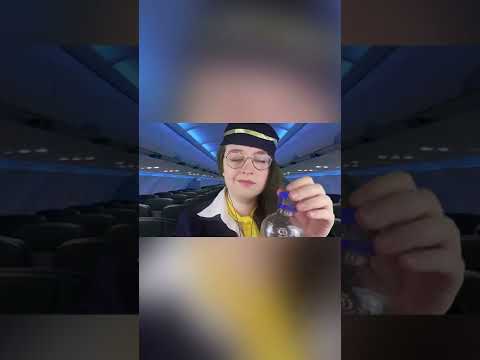 [ASMR] Roleplay Deutsch ✈️ Freundliche FLUGBEGLEITERIN betreut dich in der FIRST CLASS #shorts