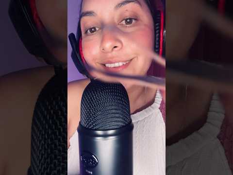 Te depilo las cejitas #asmr #relax #love #tingles #visualtingle #asmrcommunity #youtubeshorts