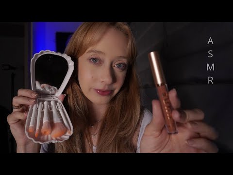 ASMR - TE MAQUIANDO DELICADAMENTE ATÉ VOCÊ DORMIR 😴