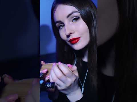 ASMR WOOD TAPPING AND SCRATCHING #asmrsounds #asmrshorts #shortvideo