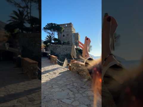 ASMR tapping in the cinque terre🇮🇹Visit my channel😊 #asmrtapping #outdoorasmr #asmr #visualtingle