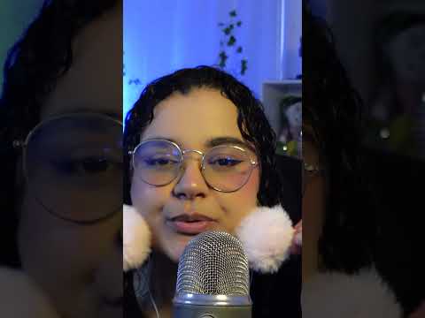 ASMR Pompom no microfone e na tela