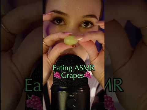Eating ASMR croquant & juteux avec ces petits raisins bien sucrés 🍇✨ #asmr #eatingsounds #grapes
