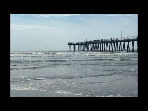ASMR Eating by the Ocean 🌊 | Relaxing Beach Sounds, Soft Chewing, crunching & more