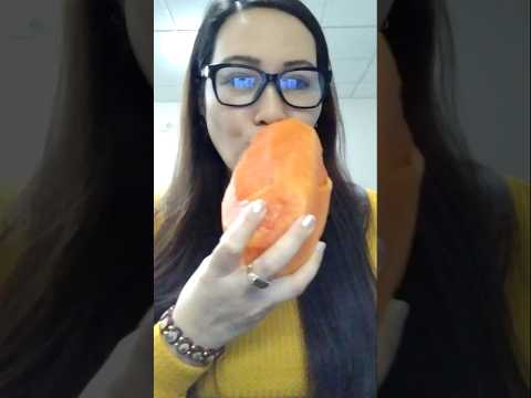EATING WHOLE PAPAYA #mukbang #shortsfeed #everyone #eating #fruit