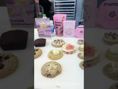 CRUMBL VLOG 🍪🍪 #asmr #crumblcookies #satisfying #vlog