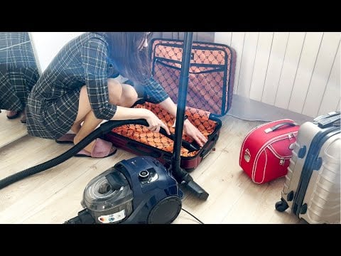 How to vacuum travel suitcases? I use a Bosch BGS21X320 bagless vacuum cleaner