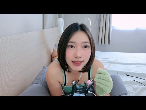 ASMR Ear Cleaning Fluffy 🦻 Green Gloves 🧤
