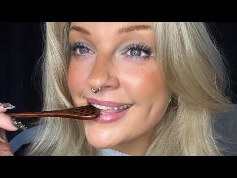 ASMR- I think I like you more than my honey 🍯 eating you/honey eating sonds NEW SPOON