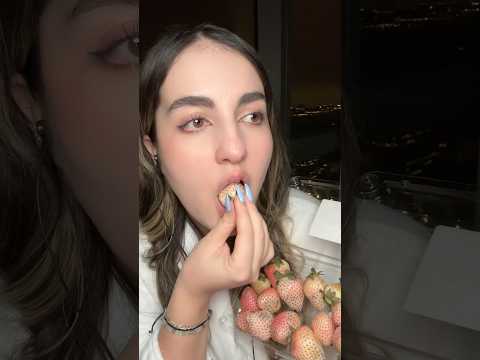 PROBÉ FRESAS BLANCAS #asmr