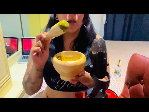 ASMR EN ESPAÑOL| ATENCIÓN PERSONAL | APLICÁNDOTE EN TU CARITA UNA MASCARILLA DE MATCHA💦