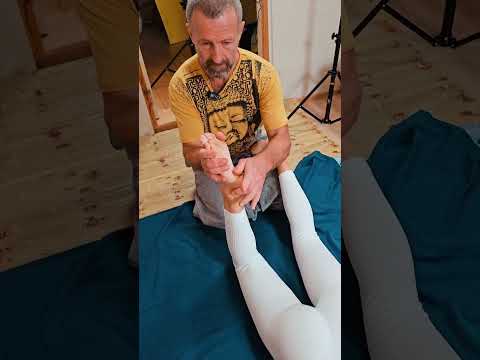 Diagnosis of the girl's body - foot massage and points affecting the human body