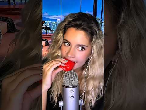 ASMR strawberry 🍓 #asmr #eatingsounds #tingles