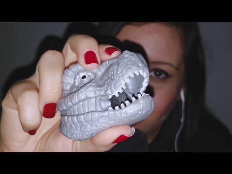 ASMR 🦖 dino devorador ~ comendo todas as suas energias negativas #mouthsounds