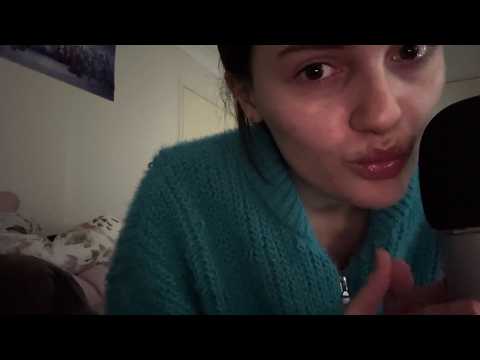 Wizza ASMR - Kisses and Finger Flutters