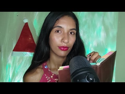 ASMR ASSISTENTE AGRESSIVA DO PAPAI NOEL TE FAZENDO PERGUNTAS POLÊMICAS 😱