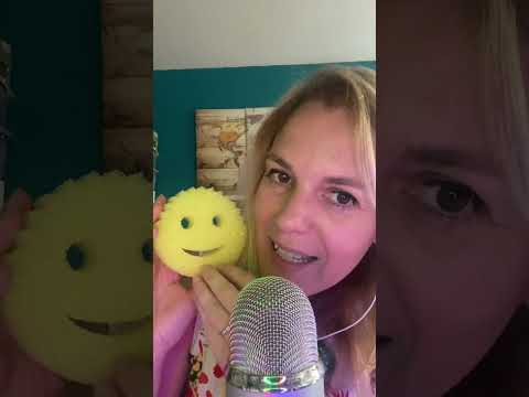 ASMR FR / Quelle éponge préfères-tu ? #asmrfrançais #asmrfr #shortsasmr