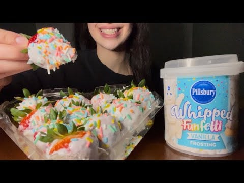 ASMR JUICY FROSTING COVERED STRAWBERRIES ❤️