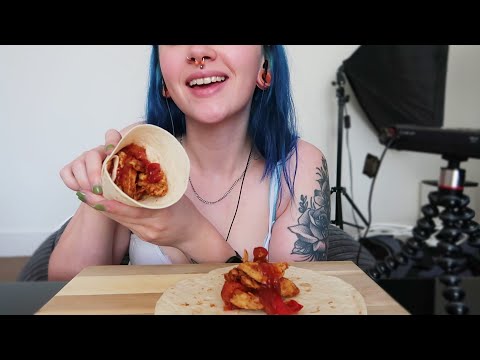 ASMR Eating Chicken Fajitas With Salsa (SUPER SPEEDY EATING...I WAS HUNGRY 🤣)