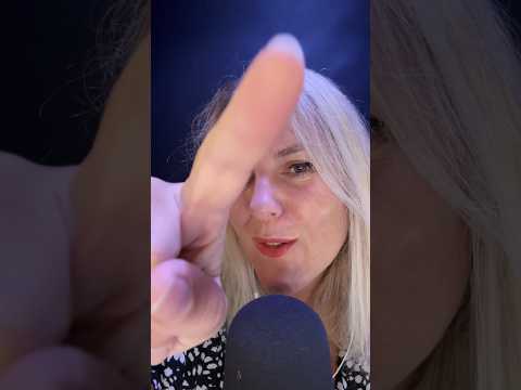 ASMR FR / Petite charade chuchotée #asmrfr #shortsasmr #asmrshorts