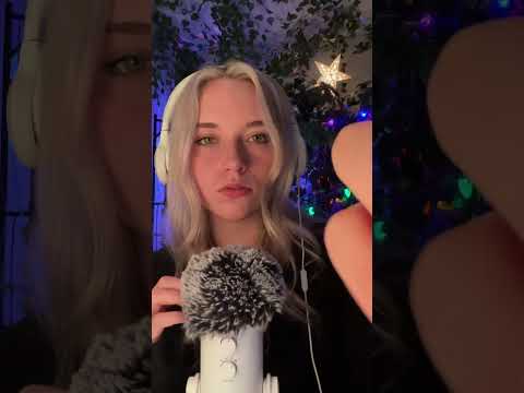 “FINALLY A PLUCKING VIDEO” we all say in unison #asmr #asmrplucking #pluckingasmr