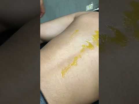 Deep Backk Massage #backcrack #painrelief #heavyoiling #pakistanistyle #lahoribarber #relaxing