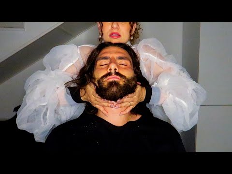 ASMR MASSAGEM INDIANA  NA CABEÇA SATISFATÓRIA | MANNU ASMR